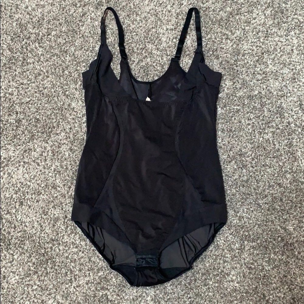 MaidenForm Black Shaper